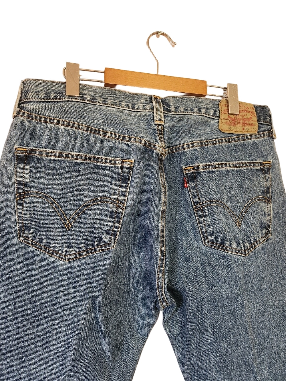 Levi's Men's 501 Original Straight Leg Button Fly Jeans Med Vintage Wash Size 36 - Picture 5 of 8